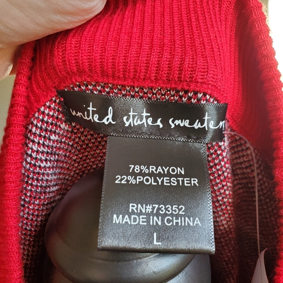 PERFECT RED PLAID PIECE BY UNITED STATES SWEATERS - Picture 3 of 5
